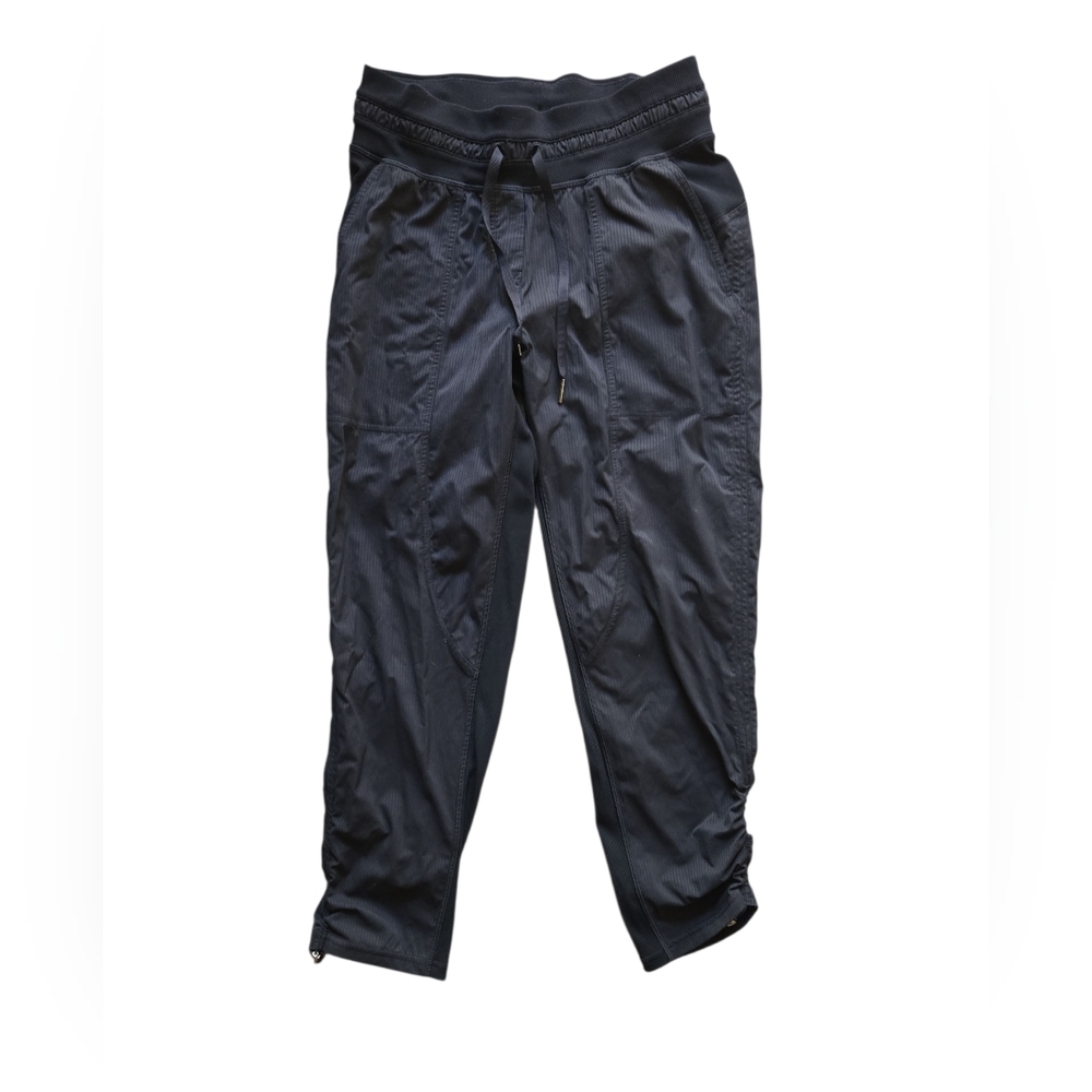 Lululemon Black Drawstring Cropped Pants Size 4 – Great Condition
